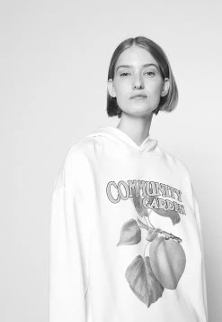 Holzweiler PEACH HOODIE - Sweatshirt - Ecru 6 Holzweiler PEACH HOODIE - Sweatshirt - Ecru -Holzweiler shop aaab396cf7214f6297ab573ca7d3fb6f