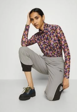 Holzweiler HANGER TRACK PANTS - Tracksuit Bottoms - Grey Mix 5 Holzweiler HANGER TRACK PANTS - Tracksuit Bottoms - Grey Mix -Holzweiler shop ab601e45d4164366aa711f600ce08054