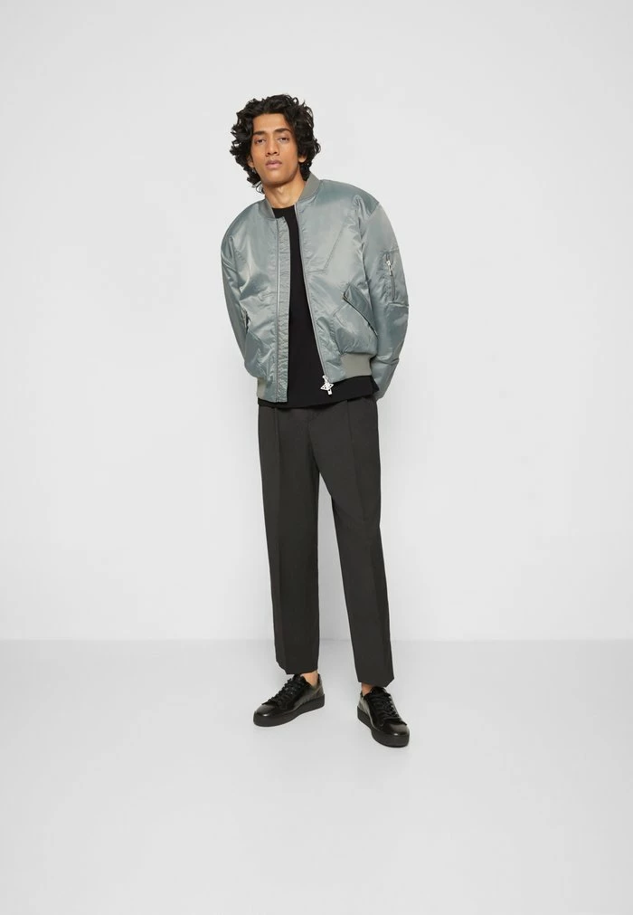 HANGER CHROME TEE - Print T-shirt - black Holzweiler HANGER CHROME TEE - Print T-shirt - Black -Holzweiler shop aeb5044269074387af1035c27f2335e2