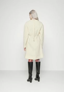 Holzweiler DIZZY DRESS - Day Dress - Ecru -Holzweiler shop afc856a0104046b8bae01f1b46c2ba54
