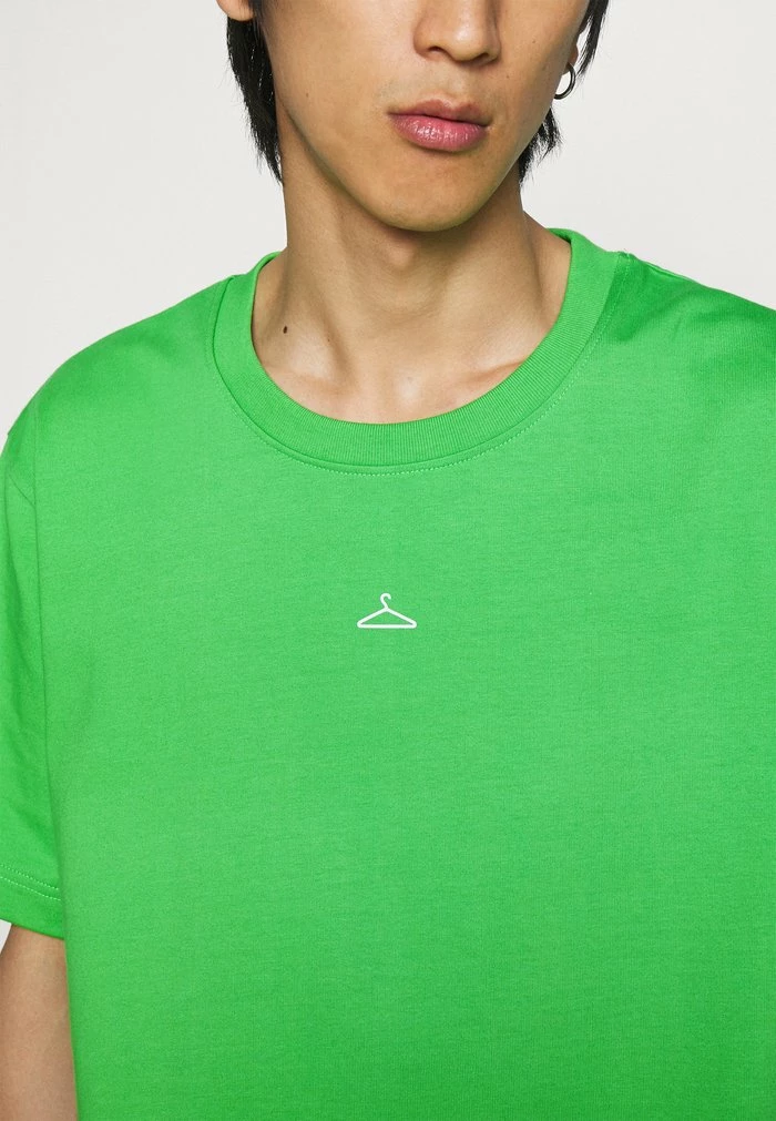 HANGER TEE - Basic T-shirt - green Holzweiler HANGER TEE - Basic T-shirt - Green -Holzweiler shop b19bd0047d9b4061a649c09ef9299e0e