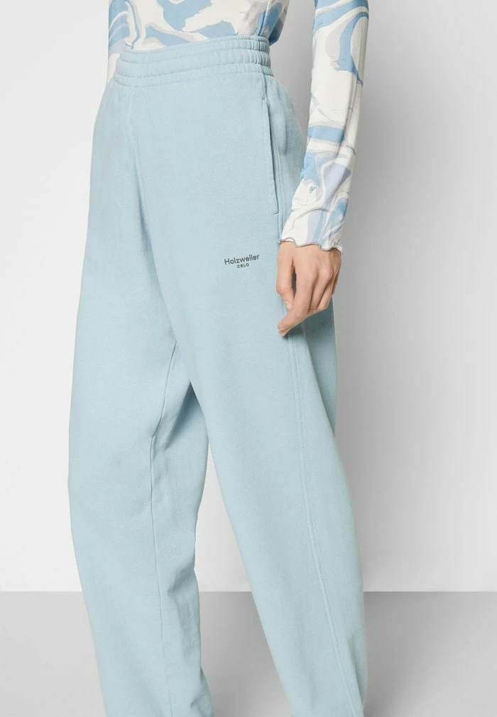 LAGOON OSLO TROUSER - Tracksuit bottoms - lt. blue Holzweiler LAGOON OSLO TROUSER - Tracksuit Bottoms - Lt. Blue -Holzweiler shop b2f760512ca142f7ad1546a46ae3ae38