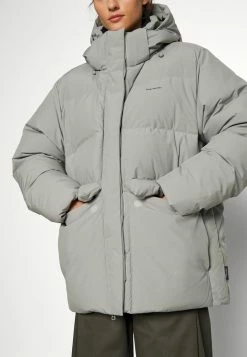 Holzweiler BESSEGGEN JACKET - Down Jacket - Teal -Holzweiler shop b4cffb1fa8644c3d8689277105cfd404