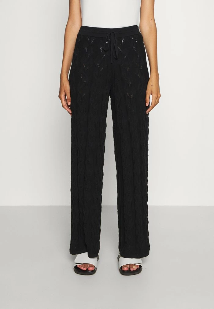 THIRIL TROUSER - Trousers - black Holzweiler THIRIL TROUSER - Trousers - Black -Holzweiler shop b98bcfcc2b944c189f449a78cb02c573