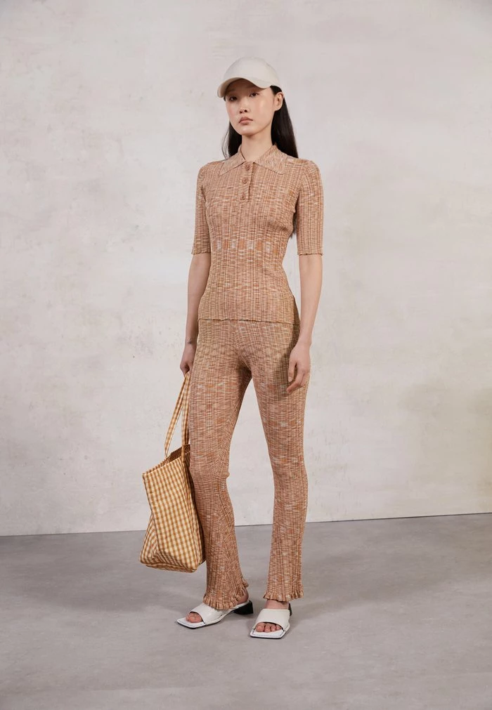 DAHLIA - Trousers - orange Holzweiler DAHLIA - Trousers - Orange -Holzweiler shop c5a54656e4e8437e8b9d326d65cf8574