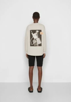 Holzweiler LURING PATCH - Long Sleeved Top - Grey 5 Holzweiler LURING PATCH - Long Sleeved Top - Grey -Holzweiler shop c66d702629564895946c4e2dd1b3a126