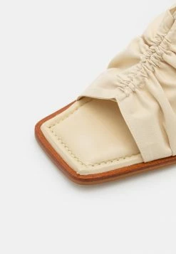 Holzweiler GRO SUMMER - Sandals - Ecru 8 Holzweiler GRO SUMMER - Sandals - Ecru -Holzweiler shop c6a62c7e0401424c8dc6e7615f5885d2