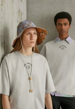 Holzweiler RANGER PATCH TEE UNISEX - Print T-shirt - Light Grey -Holzweiler shop ca1e3a4f731b4d5f9a435667cfadab13