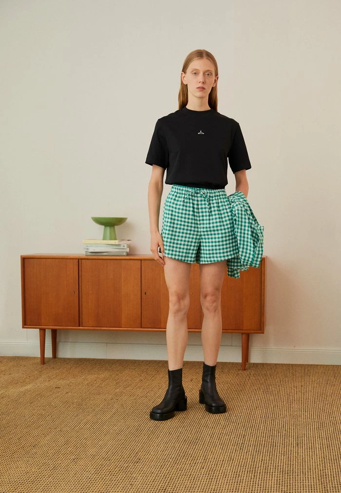 MUSAN - Shorts - green Holzweiler MUSAN - Shorts - Green -Holzweiler shop cd4daebe0a4b42b4a54f40ed17b34f69