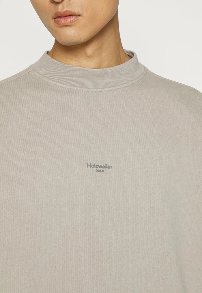 Holzweiler MEZZANINE OSLO CREW - Sweatshirt - Taupe 8 Holzweiler MEZZANINE OSLO CREW - Sweatshirt - Taupe - Image 6