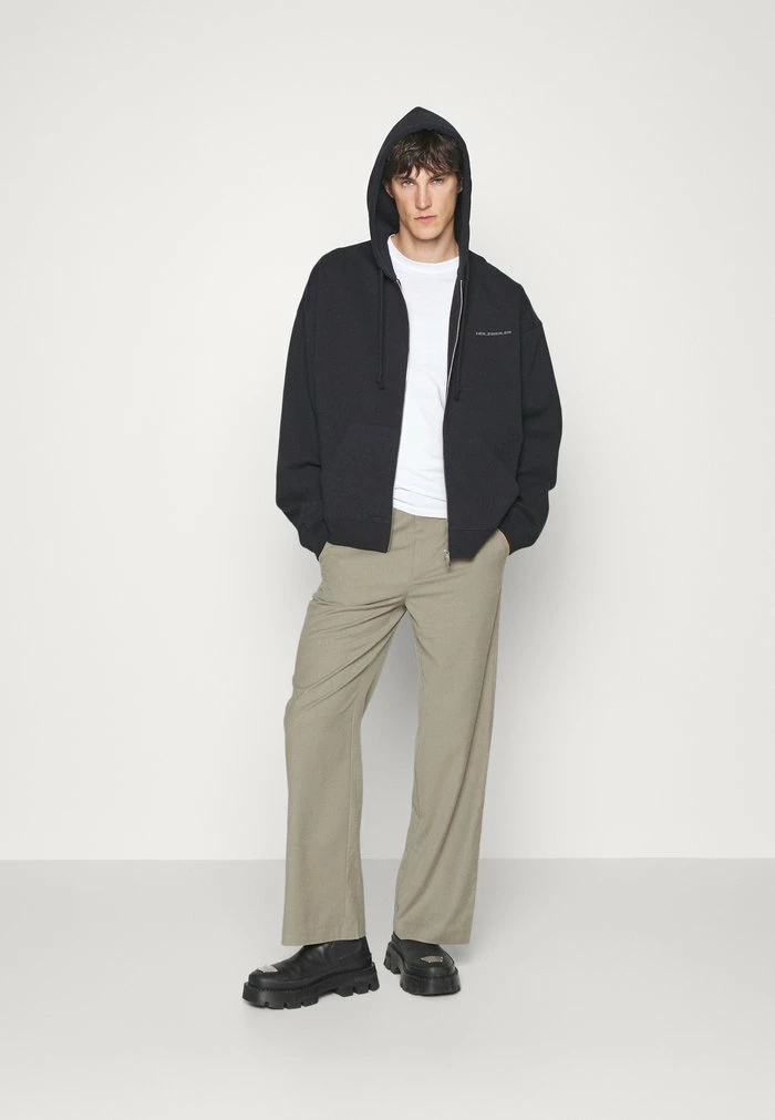 LOPA TROUSER - Trousers - khaki Holzweiler LOPA TROUSER - Trousers - Khaki -Holzweiler shop d0e04a5958cf4076909630be16aa72fb