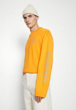 Holzweiler SPECTRE THERMAL LONGSLEEVE - Long Sleeved Top - Orange -Holzweiler shop d5ea7c5dfa2a4104ab726c45a963371d