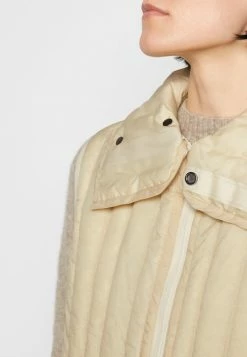 Holzweiler TRANSITION VEST - Waistcoat - Ecru 8 Holzweiler TRANSITION VEST - Waistcoat - Ecru -Holzweiler shop d62c66a6924a41b186d5b8faeade4276