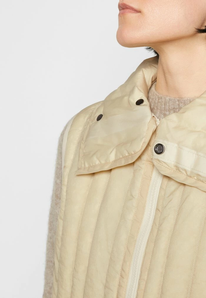 TRANSITION VEST - Waistcoat - ecru Holzweiler TRANSITION VEST - Waistcoat - Ecru -Holzweiler shop d62c66a6924a41b186d5b8faeade4276