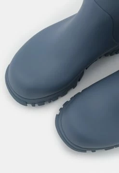 Holzweiler SOGNSVANN BOOTS - Wellies - Blue -Holzweiler shop d8769292e97a4764912950c26fb19841