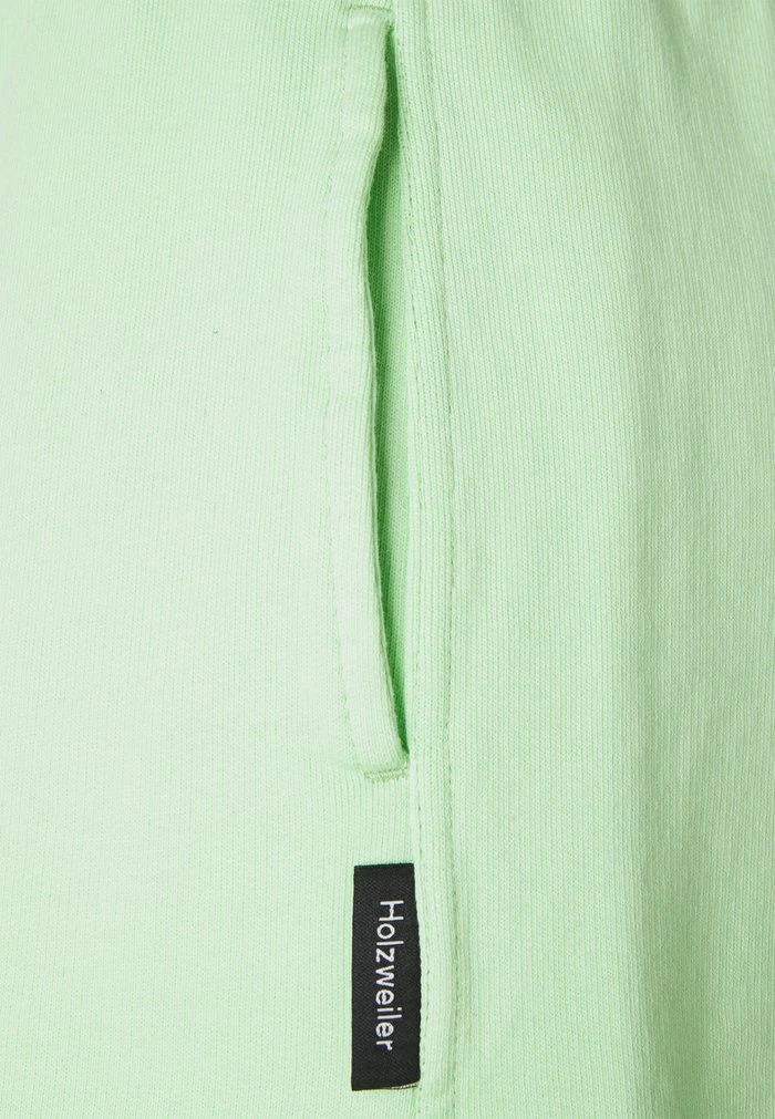 MULAN - Shorts - light green Holzweiler MULAN - Shorts - Light Green -Holzweiler shop dbe3bb7e7a2945cb8b00dcbb7a6360d8