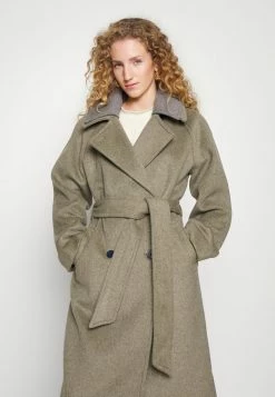 Holzweiler FREIKE COAT - Classic Coat - Green -Holzweiler shop de4b912cb4c84625a9a5fadee4b324bb