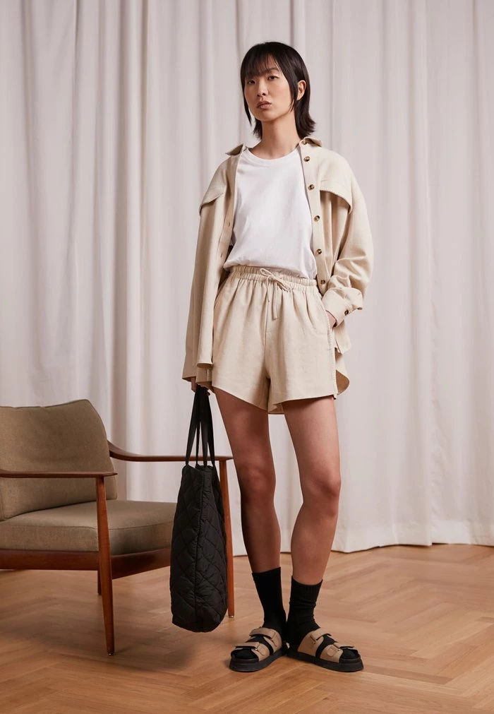 MUSAN STITCH - Shorts - sand Holzweiler MUSAN STITCH - Shorts - Sand -Holzweiler shop e00a7573b1e04069820608d23be246ec