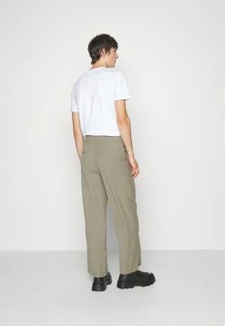 Holzweiler LOPA TROUSER - Trousers - Khaki 4 Holzweiler LOPA TROUSER - Trousers - Khaki -Holzweiler shop e69d3f2726bd488798afc84df95daf1b