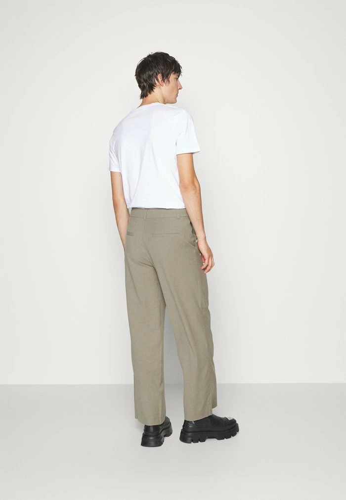 LOPA TROUSER - Trousers - khaki Holzweiler LOPA TROUSER - Trousers - Khaki -Holzweiler shop e69d3f2726bd488798afc84df95daf1b