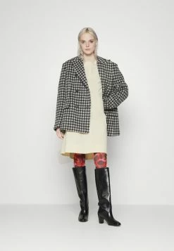 Holzweiler DIZZY DRESS - Day Dress - Ecru -Holzweiler shop e9549e76c3f649958c0f1e9ff4b45c54