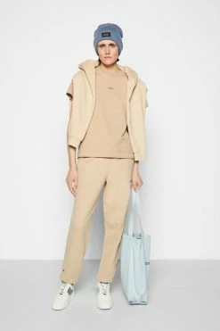 Holzweiler OSLO TEE - Basic T-shirt - Beige -Holzweiler shop efb493b8aa0f4723ae585c667b7dc86f