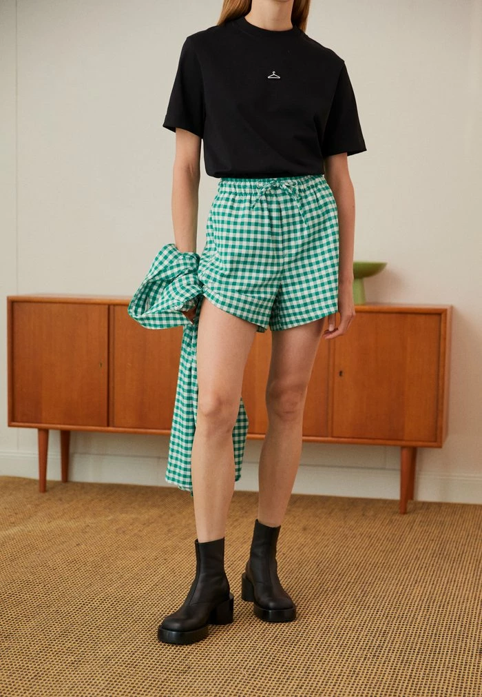 MUSAN - Shorts - green Holzweiler MUSAN - Shorts - Green -Holzweiler shop f0def2ff0039475aa69545a91af177d3