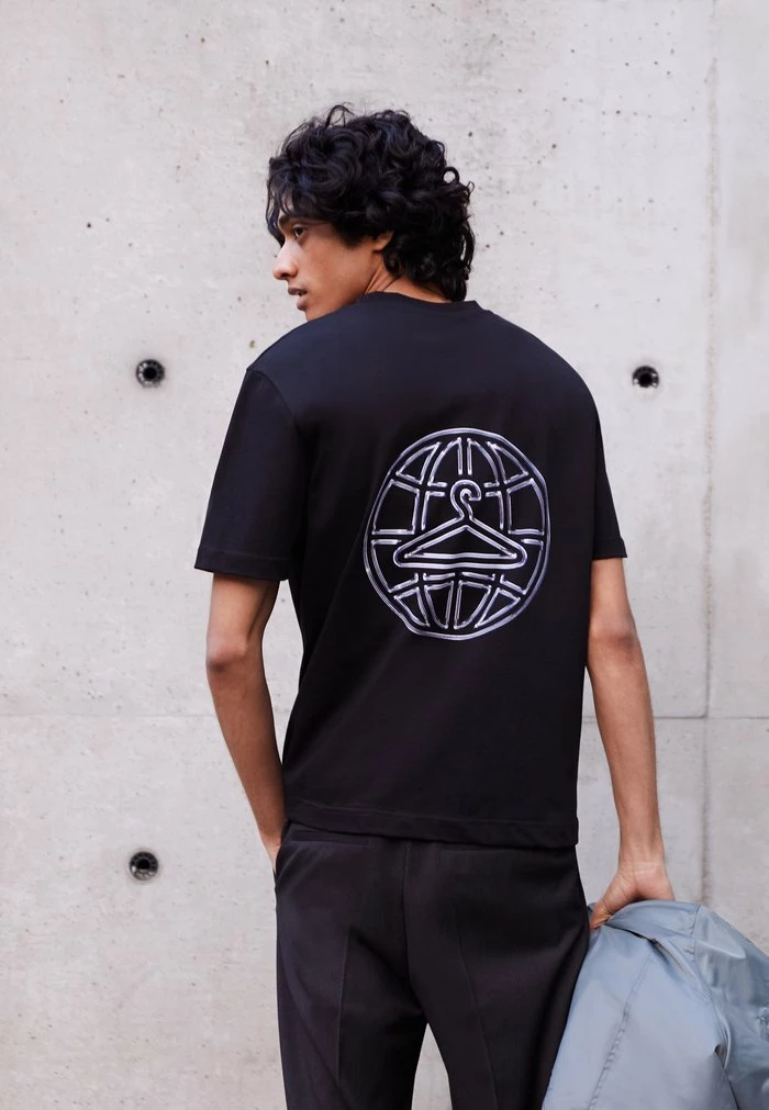 HANGER CHROME TEE - Print T-shirt - black Holzweiler HANGER CHROME TEE - Print T-shirt - Black -Holzweiler shop f1c53c3478664367a73e245668d374f2