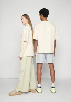 Holzweiler RANGER OSLO TEE UNISEX - Basic T-shirt - Ecru 6 Holzweiler RANGER OSLO TEE UNISEX - Basic T-shirt - Ecru -Holzweiler shop f319a0e638b6450bb6de018037246fd7