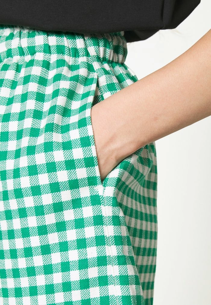 MUSAN - Shorts - green Holzweiler MUSAN - Shorts - Green -Holzweiler shop f965ca63db4d434da148665deddfb90b