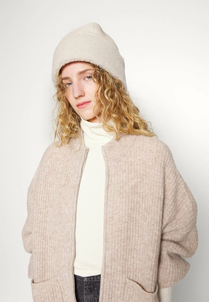 PENGUIN CARDIGAN - Cardigan - sand Holzweiler PENGUIN CARDIGAN - Cardigan - Sand -Holzweiler shop faf13b99213340c3a6505c94ac568393