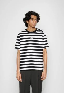 Holzweiler HANGER TEE - Print T-shirt - Black/white 4 Holzweiler HANGER TEE - Print T-shirt - Black/white -Holzweiler shop fbb785792ce344139571e0880ee9f2e4